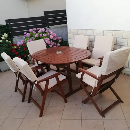 Pavin Apartment Poljana (Ugljan)